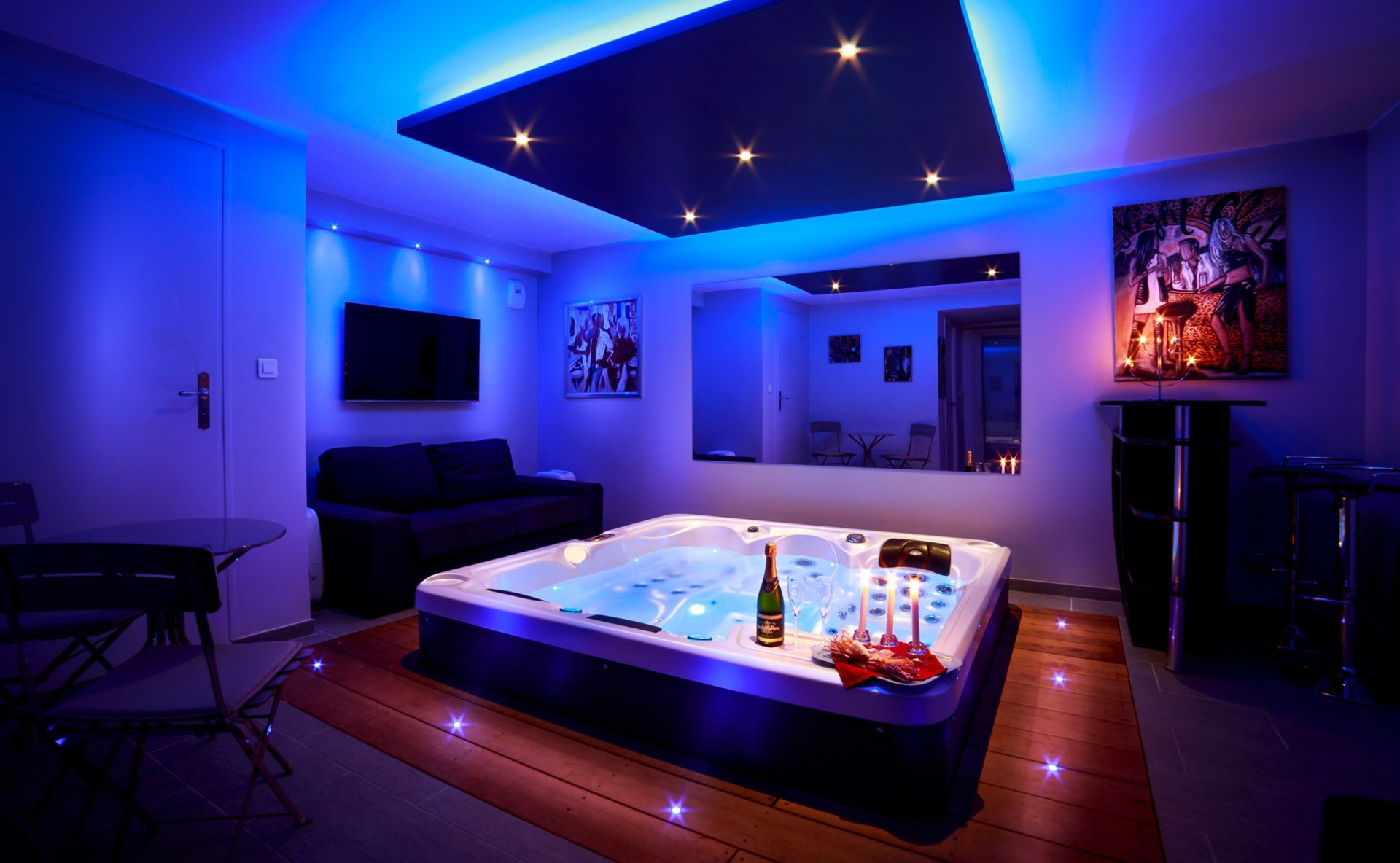 Hotel A Marseille Avec Jacuzzi Dans La Chambre Hotel A Marseille Avec Jacuzzi Dans La Chambre