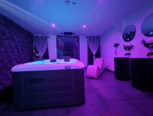 NUIT BLANCHE NORMANDIE jacuzzi privatif et fauteuil tantra