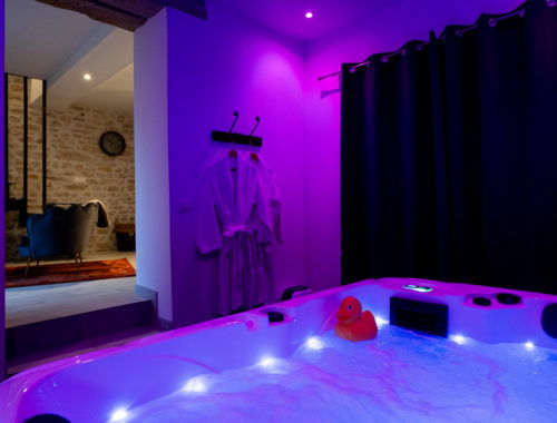 Une pause à deux jacuzzi privatif