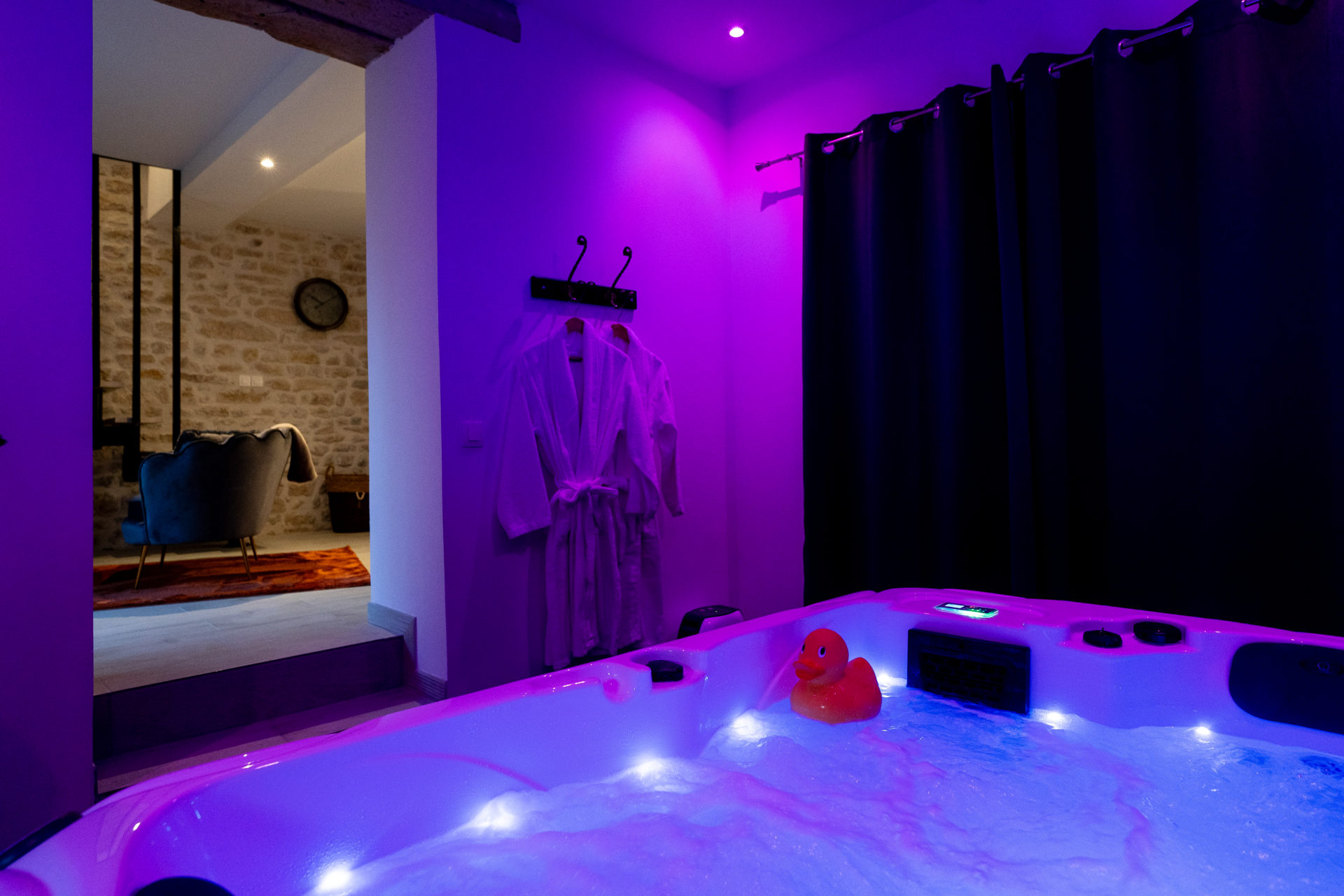 Une pause à deux jacuzzi privatif