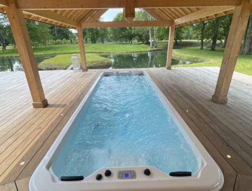 Spa de nage de 6 m sous carport