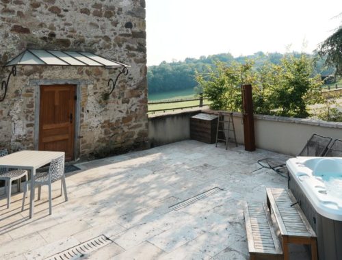 chateau de laforest jacuzzi privatif exterieur